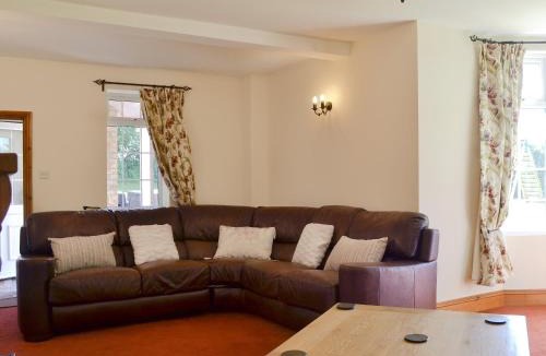 Newtown House | Cefnaire