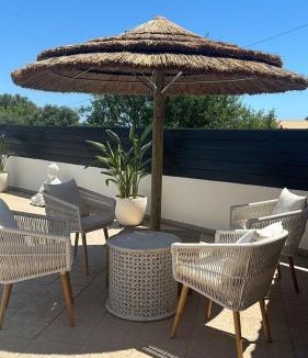 Branqueira Villa | Cegonha Villa powered by Cegonha Resort- Private swimming pool & air con
