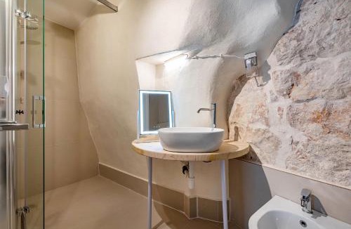 Conversano Apartment | Celestéa - 15 min to Polignano Stone Design Suite