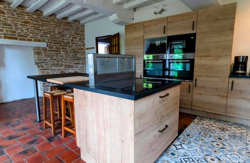 Nuits-Saint-Georges Cottage | Celestial house