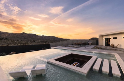 Monument Manor House | Celestine - Modern w Pool Near Park Entrance