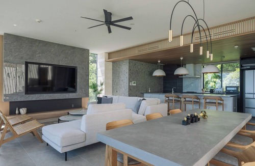 Azama Villa | CELEVI NANJO