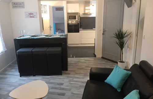 Deuil-la-Barre Apartment | Celired House