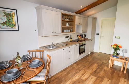 Ruthin Cottage | CELYN, romantic, character holiday cottage in Cyffylliog