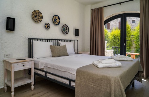 Hacımemis Hotel | Cemal Alaçatı Hotel