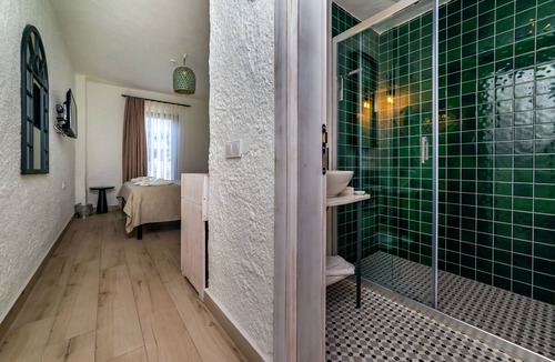 Hacımemis Hotel | Cemal Alaçatı Hotel