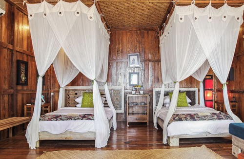 Mondu Bed & Breakfast | Cemara Beachfront Suite
