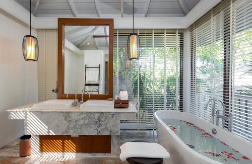 Hua Thanon Hotel | Centara Villas Samui