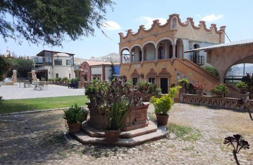 Bernal Hotel | Centenario Los Arroyitos