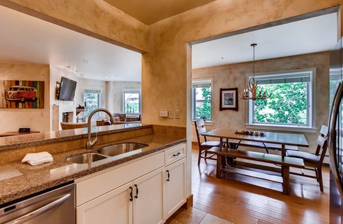 Beaver Creek Apartment | Centennial 3