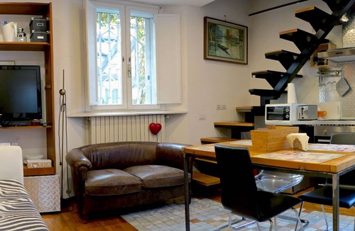 Parma City Centre Apartment | Center, air conditioned, renovated with transit and parking