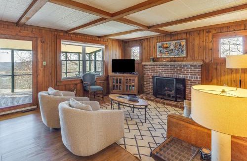 Sparta House | Center Hill Couples Retreat Cabin: Lake View, Deck