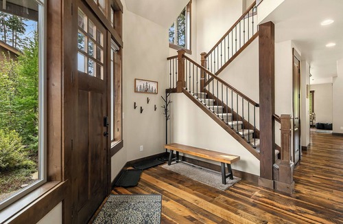 Cle Elum Cabin | Center of Suncadia! 4 King Beds, Hot tub, Fire pit & game room. Exceptional home