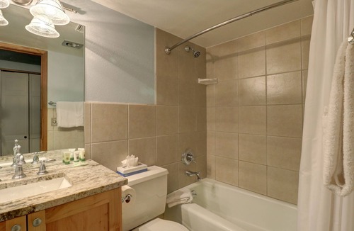 Copper Mountain Village Hotel | Center Village Ski-In/Ski-Out Hotel, Steps to American E Chairlifts, Hot Tub