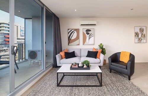 City West Apartment | Central 1-Bed with Parking, BBQ
