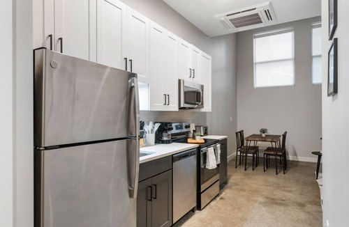 Downtown Cincinnati Apartment | Central 1 Bedroom by Fountain Sq. & Carew Tower