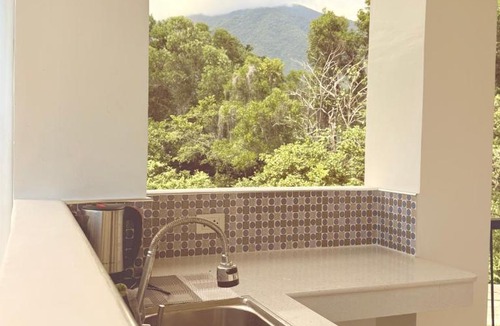 Yumbing Hotel | Central 1 Suites