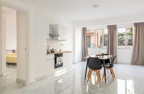 Ventimiglia Apartment | Central 1BDR/4P flat in Ventimiglia