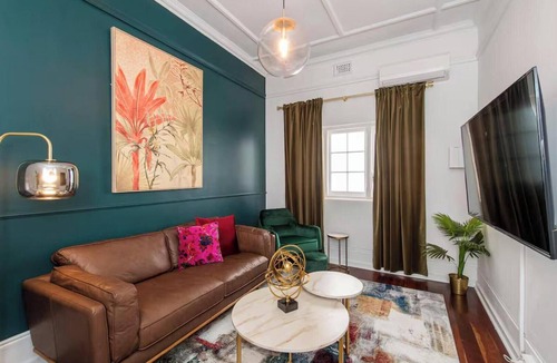 West Perth Apartment | Central 1BDR APT in West Perth with Parking