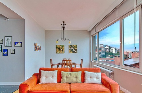 Kabatas Apartment | Central 2+1 Flat with Bosphorus View in Beyoglu