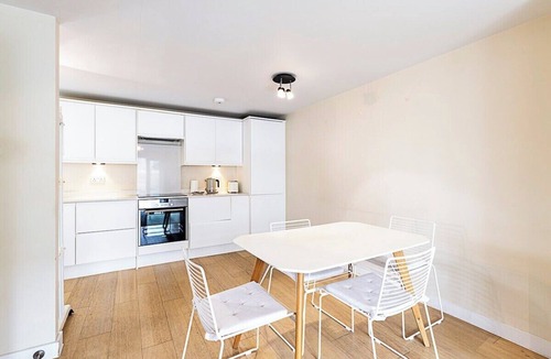 Churchill Apartment | Central 2-Bed, 2-Bath in Belgravia