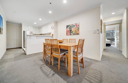 Canberra City Centre Apartment | Central 2-bed Apartment with Pool, Gym and Spa