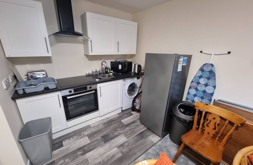 Newington Apartment | Central 2-Bed Flat near Edinburgh’s Highlights