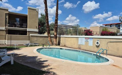 Camelback East Apartment | Central - 2 Pools BBQ Jacuzzi Bath