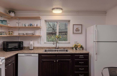 Taku - Campbell Apartment | Central 2BR Anchorage Adventure Hub