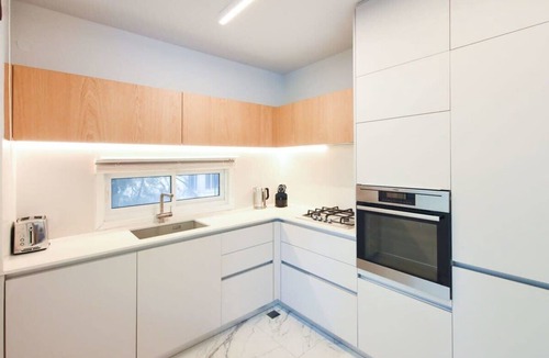 Tel Aviv Promenade Apartment | Central 2BR Apartment with Parking by HolyGuest