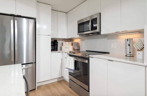 Chinatown Apartment | Central 2BR Condo in Downtown Boston & T-Station