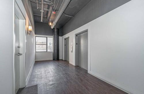 Near South Side Apartment | Central 2BR South Loop Location with Optional Parking & Gym Access Near McCormick Place, Shedd Aquarium & Navy Pier