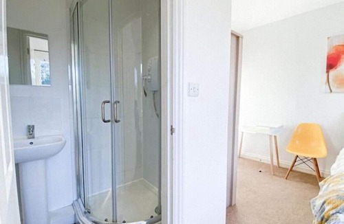 Reading House | Central 4 Bed-reading City Centre