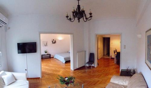 Exarhia Apartment | Central 5 Room Apartment