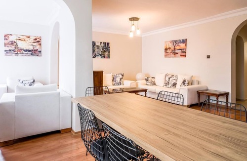 Besiktas Apartment | Central and Capacious Flat Near Levent in Besiktas