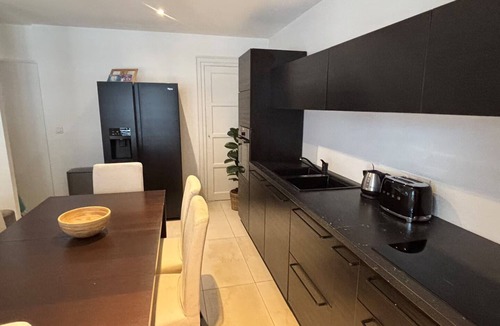 Yves Farge - Le Fleuve Apartment | Central and modern 100% air-conditioned apartment 5 minutes walk from the Rhone quays