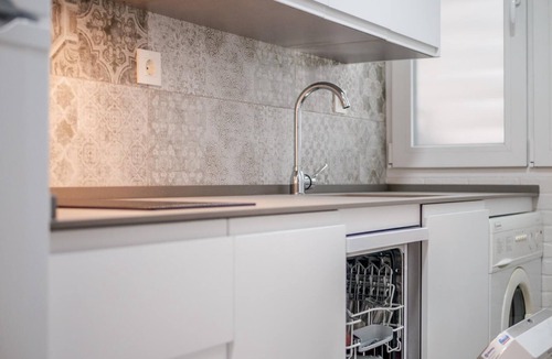 Cervantes Apartment | Central and modern apartment with Parking and FREE WIFI