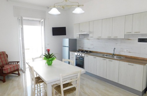 Torre San Giovanni Apartment | Central Apartment by the Ionian Seaside with Balcony, Sea View & Air Conditioning