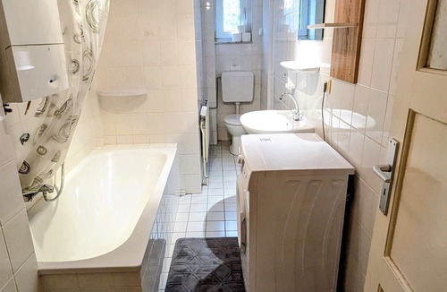 Innenhafen Apartment | Central apartment for 4 people with parking & washing machine