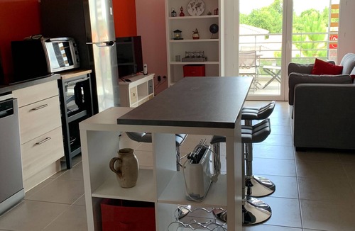 Biscarrosse Apartment | Central Apartment in Biscarrosse - 4 Guests, Close to Beaches, Surf Classes, Parking & Wifi Included