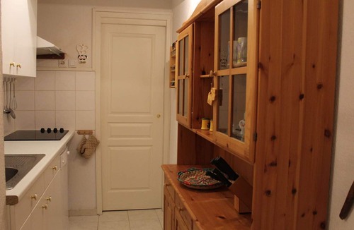 Les Claux Apartment | Central Apartment in Vars - 3 Rooms, Sleeps 6, Near Slopes & Shops