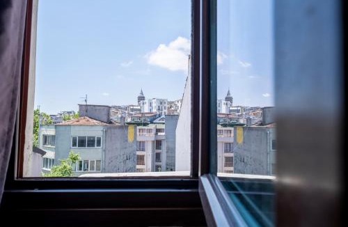 Tophane Apartment | Central Apartment with Bosphurs View