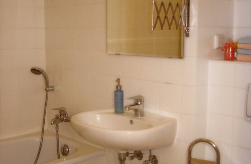 Friedrichshain Condo | Central apartment with balcony, WLAN, 6 pers. -ONLY long-term lease min. 1 month