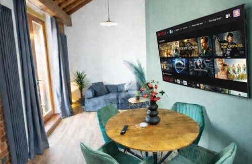 RopeWalks Apartment | Central Apt + Balcony | Walk to Bars & Shops