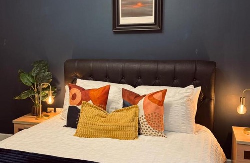 Sunderland City Centre Apartment | Central Apt, Botanical Garden View, Free Private Parking