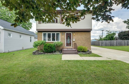 Cheektowaga Apartment | Central Apt in Cheektowaga w/Private Deck!