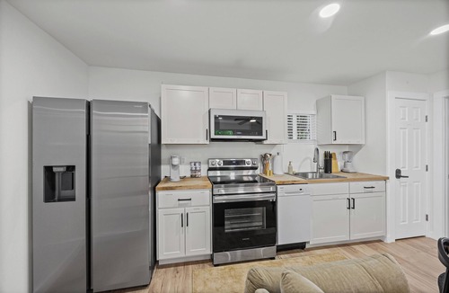 Highland Apartment | Central Austin Chic: Minutes to Downtown & Dining