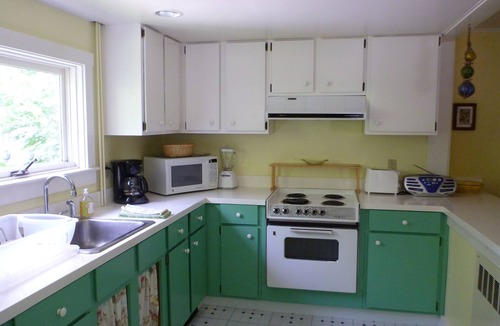 Bar Harbor Cottage | Central Bar Harbor. Family and pet friendly