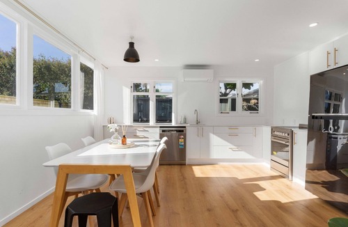 Whangamata House | Central Beach Bach in Whangamata – Close to Beach & Town!