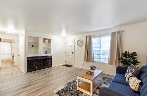 Lake Hills House | Central Bellevue South Suite Near Downtown & I-90